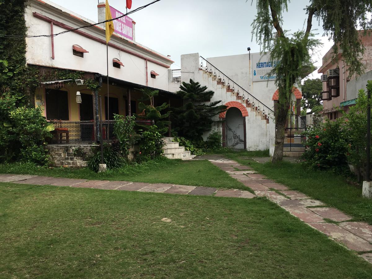 Hotel Heritage Sanyam Nahan Bagian luar foto