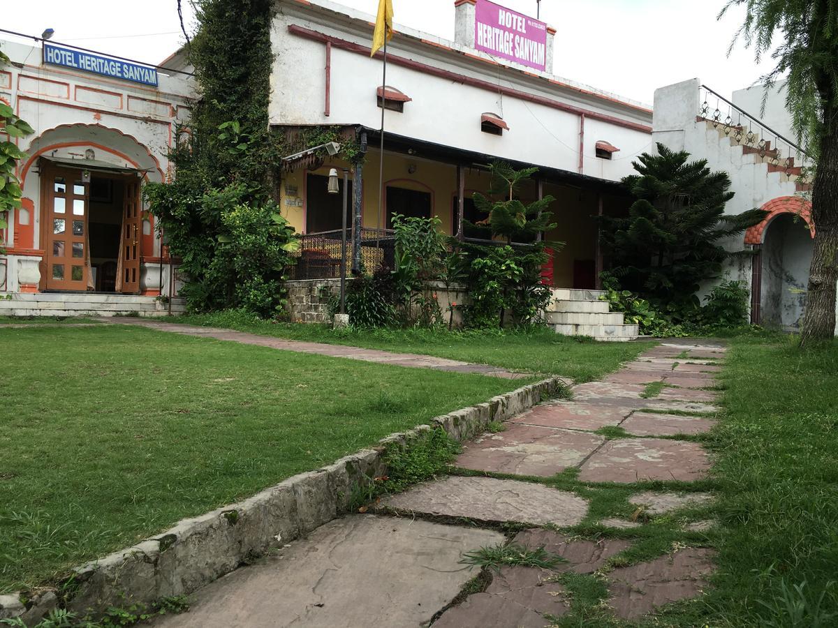 Hotel Heritage Sanyam Nahan Bagian luar foto
