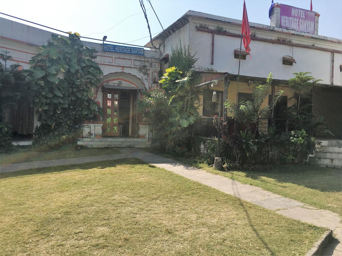 Hotel Heritage Sanyam Nahan Bagian luar foto